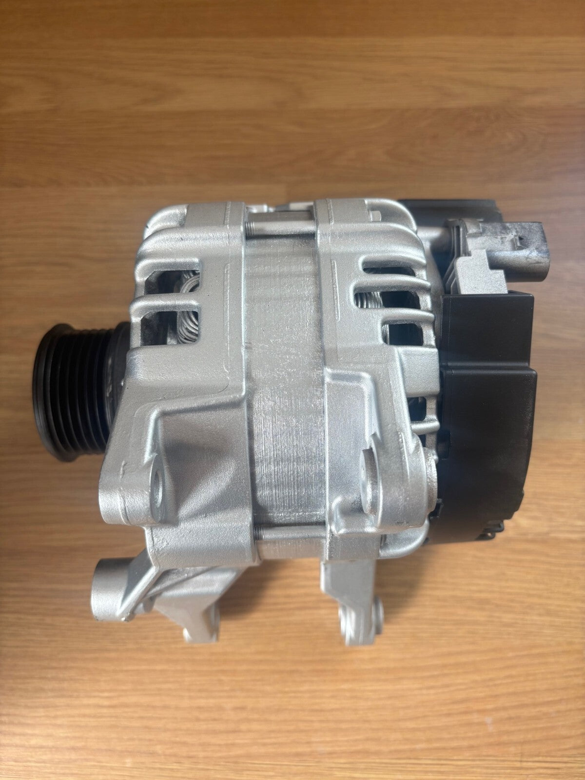 Alternator FOR Mercedes C160 C180 E180 E220 E200 SLC200 C200 E250 1.6 2.0 Petrol - view 2