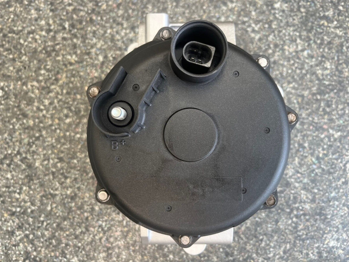 ALTERNATOR FOR Porsche Panamera 190 AMP Water Cooled 94860302303 LR1190935