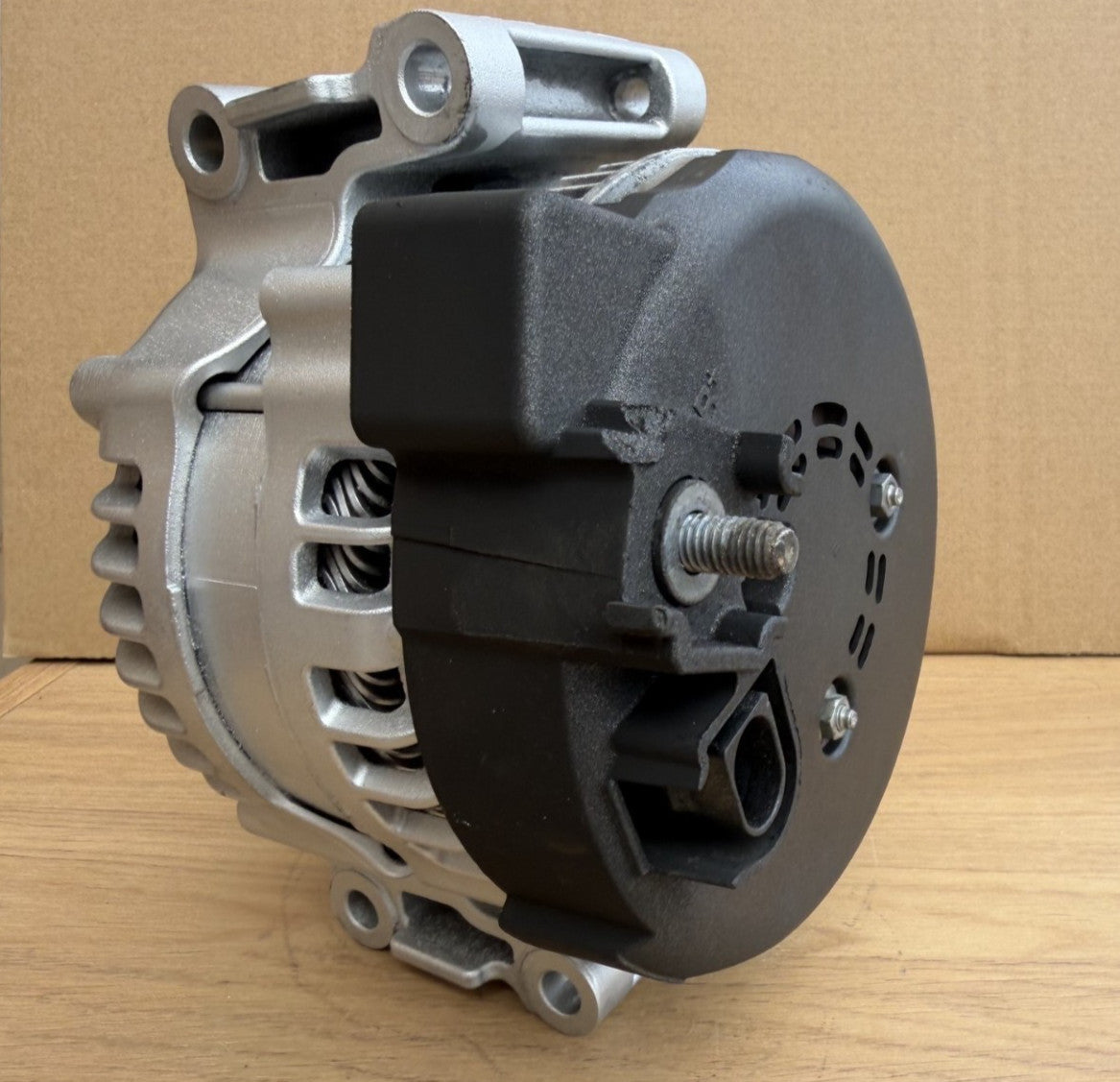 ALTERNATOR FOR AUDI A4 A5 2.0 TFSi 150 AMP 1042118690 1042118693 06L903024H